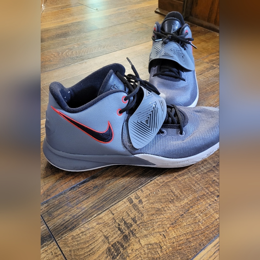 Men's Nike Kyrie Flytrap III Cool Gray